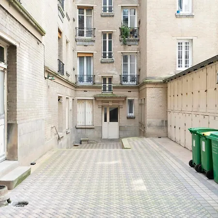 Quiet And Charming 30 M