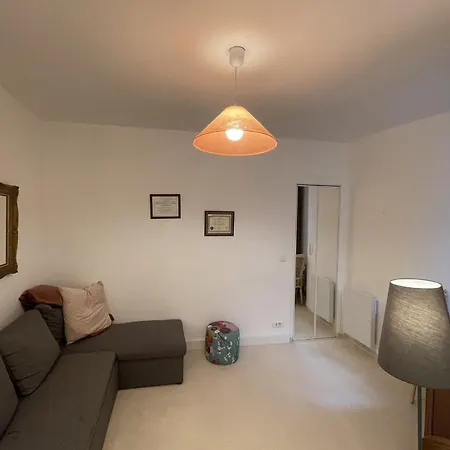 Quiet And Charming 30 M Apartment