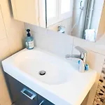 Quiet And Charming 30 M *